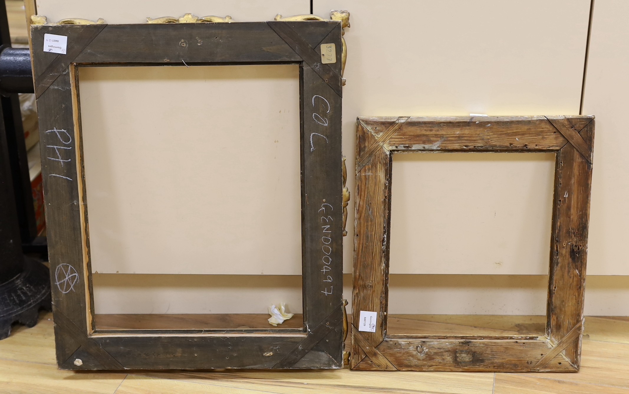 Two 19th century gilt gesso picture frames, apertures 51 x 39.5cm and 35.5 x 30cm